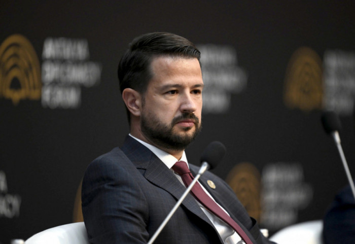 Milatović pozvao Vladu Crne Gore da unapredi tekst: "Sporazum sa UAE nije u skladu sa pravom EU"