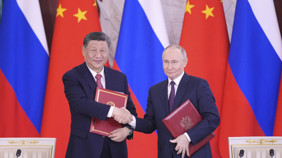 Za Sija sušeno i bobičasto voće, pite, orasi: Putin razgovarao na čajanci sa kineskim predsednikom u četiri oka