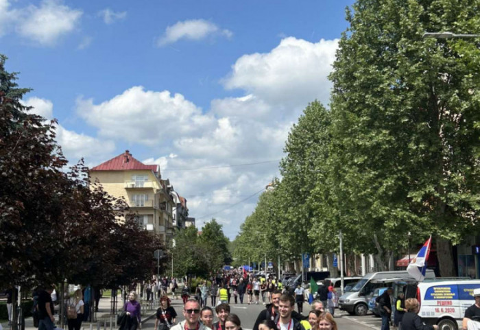 "Da se sva deca osećaju ravnopravno": Loznica finansira proslavu mature svih svojih srednjih škola