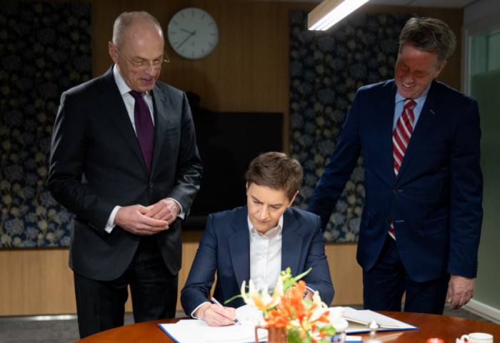 Brnabić u Hagu sa predsednicima oba doma parlamenta Holandije: "Bitan dijalog kako bi se čule obe strane"