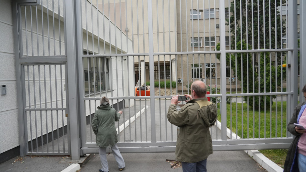 Uprava za izvršenje krivičnih sankcija o profesorki koja štrajkuje glađu i žeđu: Pritvorenica priključena na infuziju