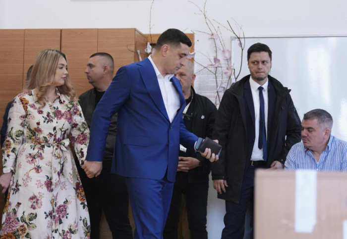 (VIDEO) Simion priznao poraz na izborima, čestitao Danu novom predsedniku Rumunije