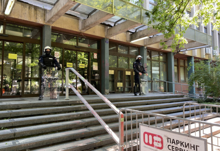 Odloženo suđenje četvorici aktivista SNS osumnjičenim za napad na studente: Jedan se nije pojavio na sudu