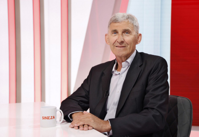 (VIDEO) Ljubodrag Savić u Sintezi: Uništili smo sve velike fabrike, nije dovoljno da imamo infrastrukturu i strane firme
