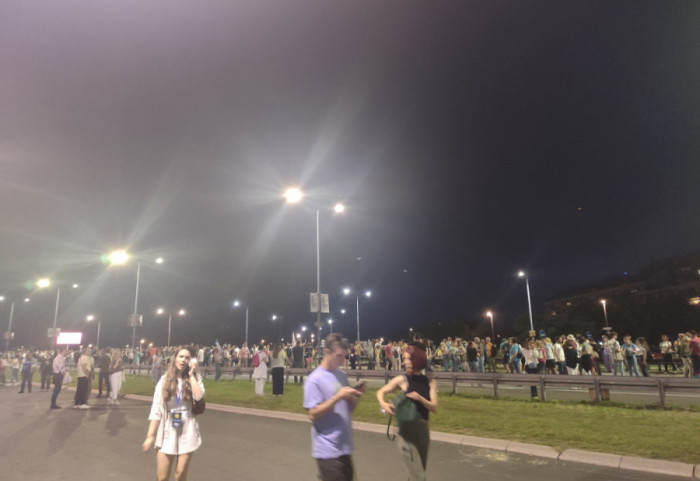 (VIDEO) Održan protest "Vostani Serbije" u 32 grada, studenti i građani se razišli u 21.16