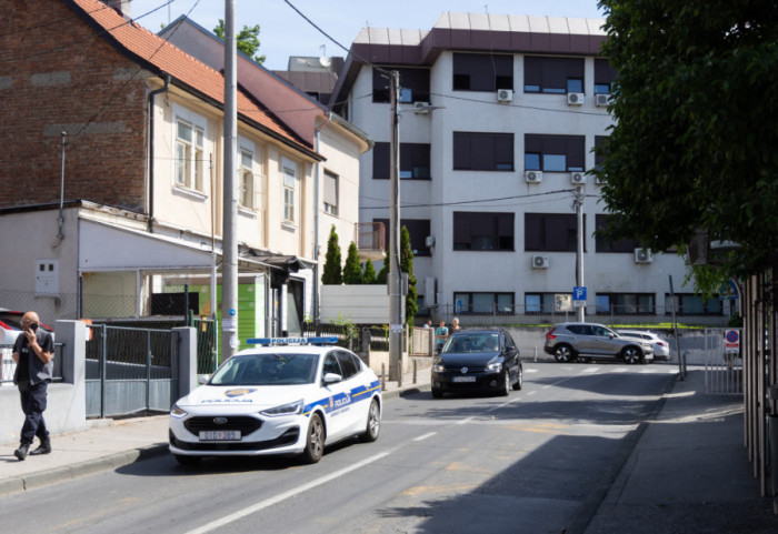 (FOTO) USKOK u zagrebačkoj bolnici: U velikoj akciji desetoro uhapšeno zbog sumnje na korupciju, među njima lekari