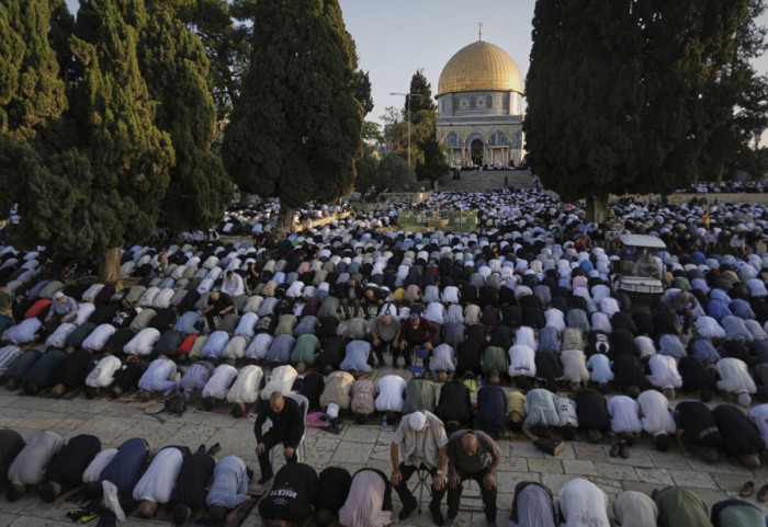 Na Zidu plača u Jerusalimu osvanuo grafit "U Gazi je holokaust", uhapšen osumnjičeni (27)