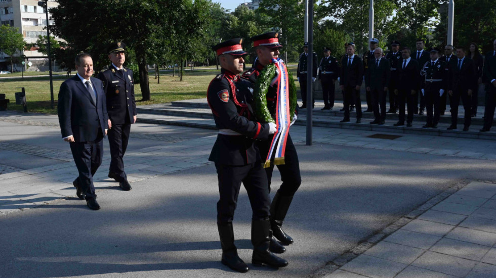 Obeležen Dan MUP, venac položen u čast poginulih policajaca: "Njihova žrtva ne sme biti zaboravljena"