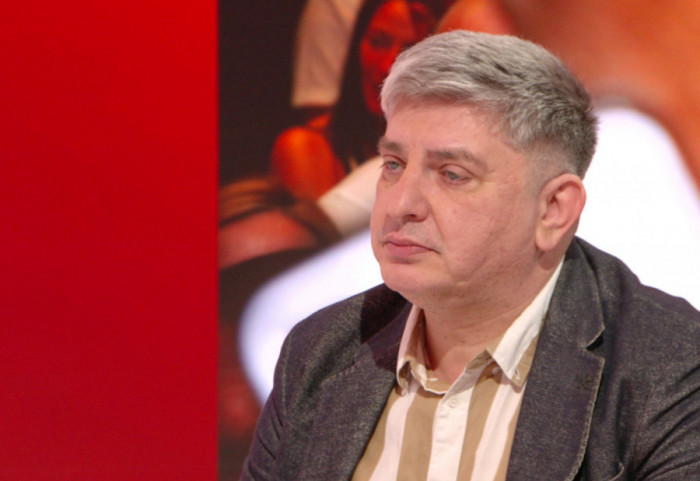 (VIDEO) Novinar Tomić u "Sintezi": SNS ne mora svuda da nastupa kao buldožer, studentski pokret odavno nije studentski