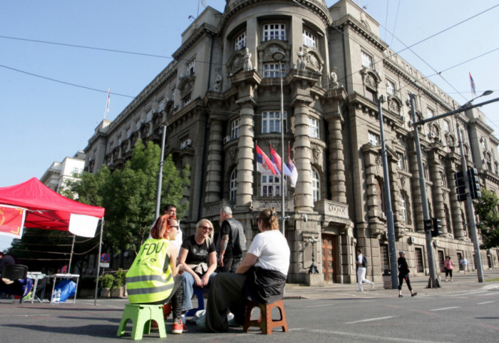 Ispred Vlade Srbije nastavlja se protest Pobunjenog univerziteta: "Nisu ispunjena dva zahteva"
