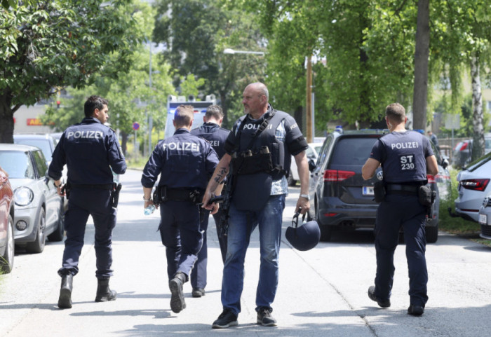 Osumnjičeni za masakr u Gracu legalno posedovao oružje: Među 11 ubijenih dvoje poreklom iz BiH i devojka sa Kosova
