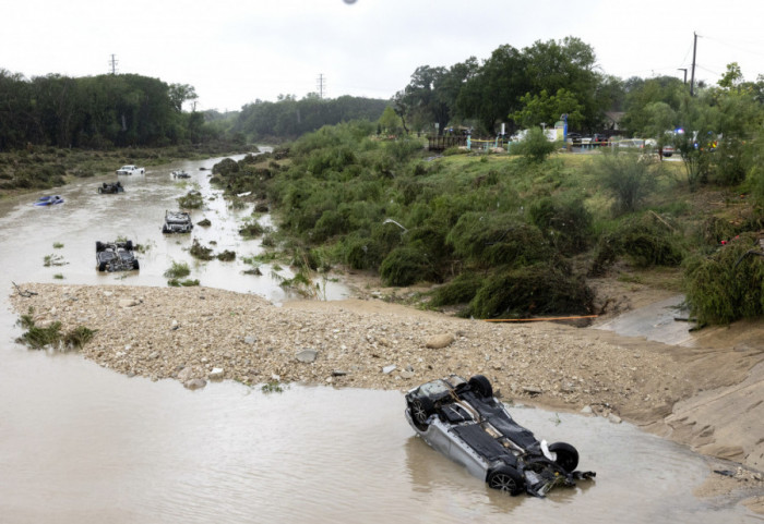 Obilne poplave u San Antoniju odnele najmanje 11 života, nekoliko osoba se vode kao nestale