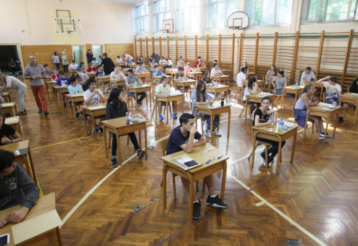 Treći dan male mature: Učenici polagali test iz izbornog predmeta