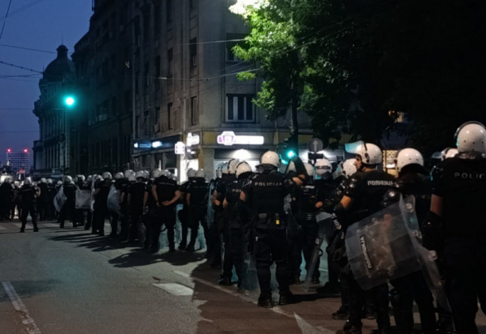 (VIDEO) MUP Srbije: Policija tokom noći uklonila blokade, privedeno više građana