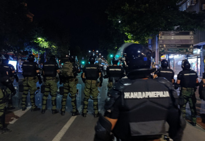 Podignuta optužnica protiv muškarca (36) zbog napada na pripadnika Žandarmerije tokom protesta 28. juna