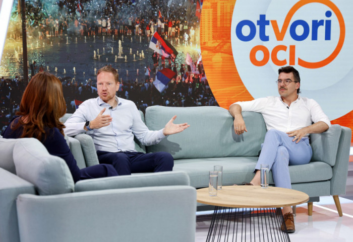 (VIDEO) Antonijević tvrdi da blokade vodi mali broj ljudi, Parun smatra da pritisak sa ulice može dovesti do promena