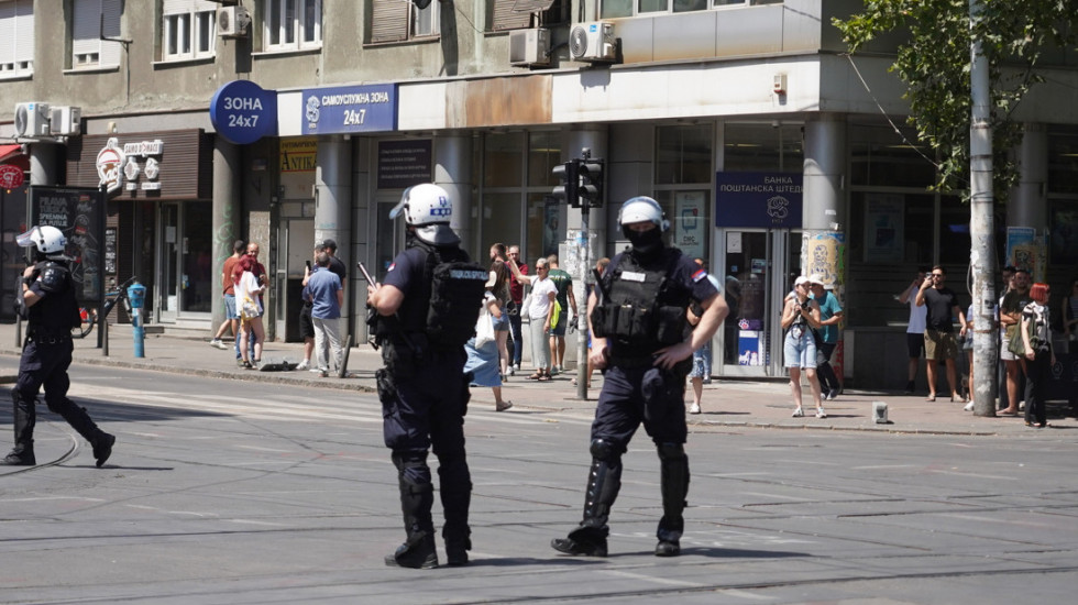 MUP: Sve blokade uklonjene, proveren identitet 263 osobe, podnete četiri prekršajne prijave