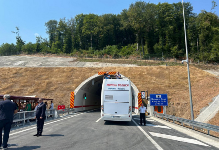 (VIDEO) Otvorena saobraćajnica Pakovraće–Požega, od nedelje u 12 za građane: "Najteža deonica auto-puta u Srbiji ikada"