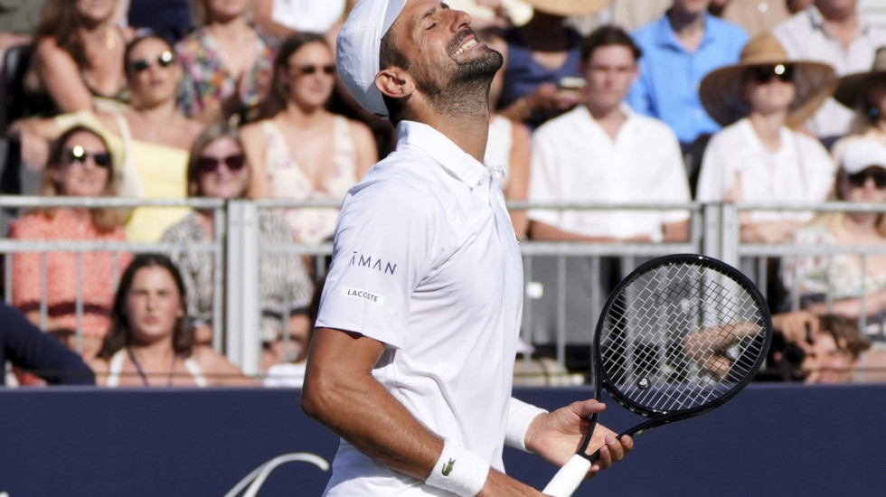 Novak Đoković izgubio od Janika Sinera u polufinalu Vimbldona