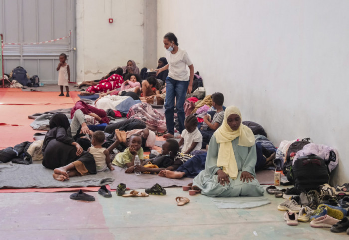 (FOTO) Oko 2.000 migranata stiglo na Krit u protekla dva dana: "Situacija je neupravljiva, brojke su nerealne"