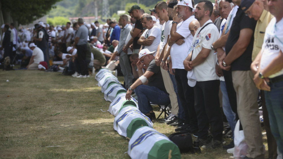 Završena komemoracija povodom 30. godišnjice zločina u Srebrenici: Iz Srbije prisustvovali Zukorlić i Grbović
