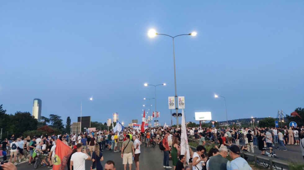 (VIDEO) "Jesen uvek izazovna za politiku": Sagovornici Newsmax Balkans o letnjem smanjenju intenziteta protesta