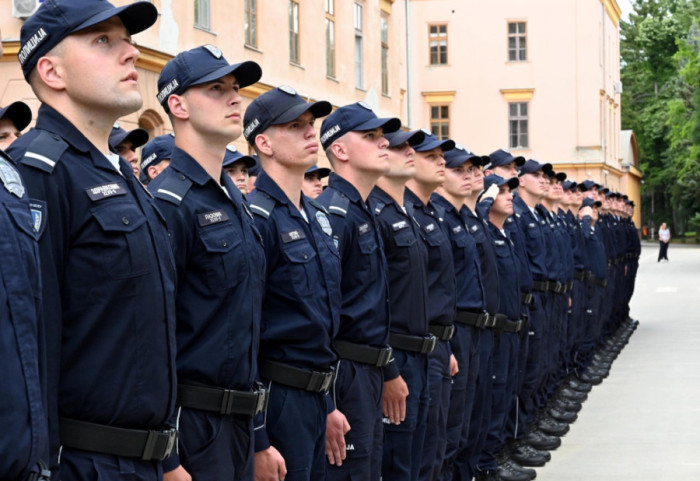 Hoće li i srpski policajci imati brade i tetovaže: "Njihov izgled direktno utiče na doživljaj autoriteta i poverenja"