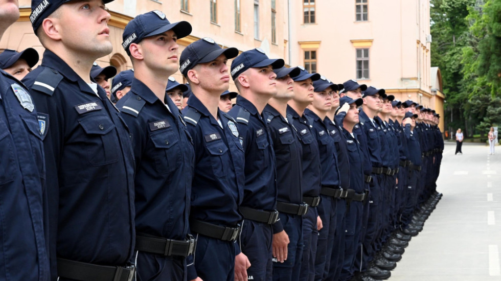 Hoće li i srpski policajci imati brade i tetovaže: "Njihov izgled direktno utiče na doživljaj autoriteta i poverenja"
