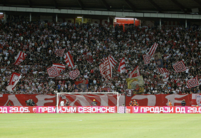 MUP: U neredima pre početka utakmice Zvezda–Linkoln povređeno nekoliko policajaca
