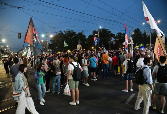 (FOTO) Protest u Beogradu: Blokirana raskrsnica Bulevara kralja Aleksandra i Ruzveltove