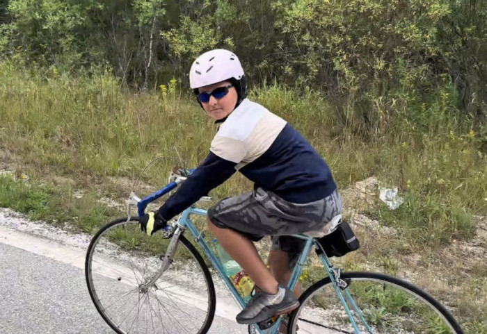 (FOTO/VIDEO) Podvig dečaka sa juga Srbije: Novak (10) iz sela Manjak prešao za dan 135 kilometara biciklom kroz planine