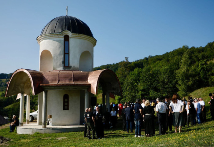 (FOTO) Kraj Berana otkriven spomenik četničkom komandantu Pavlu Đurišiću: Statua nema dozvolu, nadležni traže uklanjanje