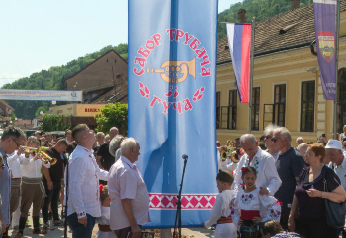 (FOTO) Uz zvuke pesme "Sa Ovčara i Kablara" u Guči počeo 64. Sabor trubača: "Ovde se svira bez nota, ali srcem i dušom"