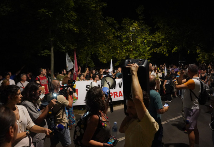 Protest zborova pet beogradskih opština na Dedinju