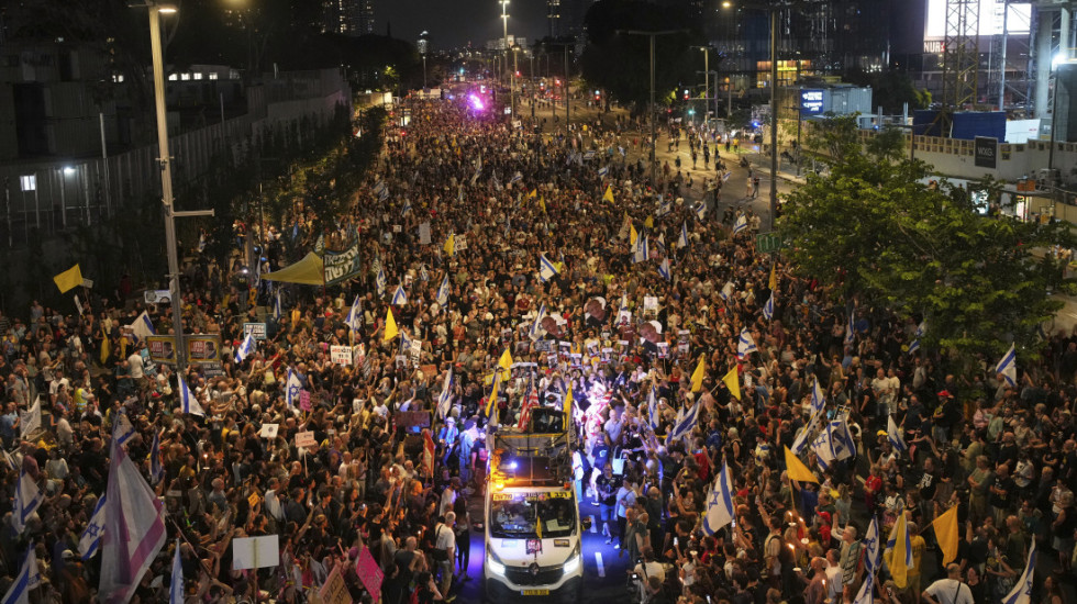 (FOTO) Desetine hiljade demonstranata u Tel Avivu protiv izraelskog plana za preuzimanje Gaze