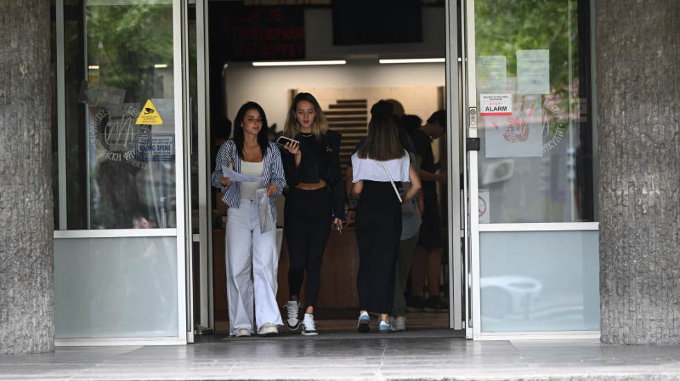 (VIDEO) Studenti beogradskih fakulteta imaju "radno" leto: Negde u toku nastava, negde ispitni rokovi