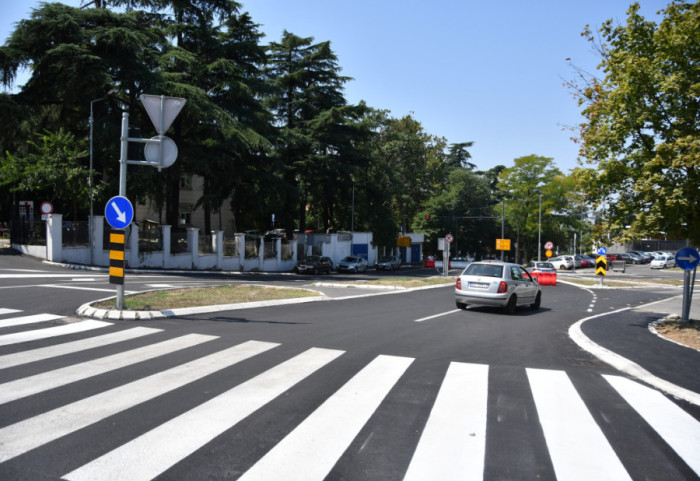(FOTO) Drajzerova ulica od utorka otvorena za saobraćaj, novine su tri trake za vozače