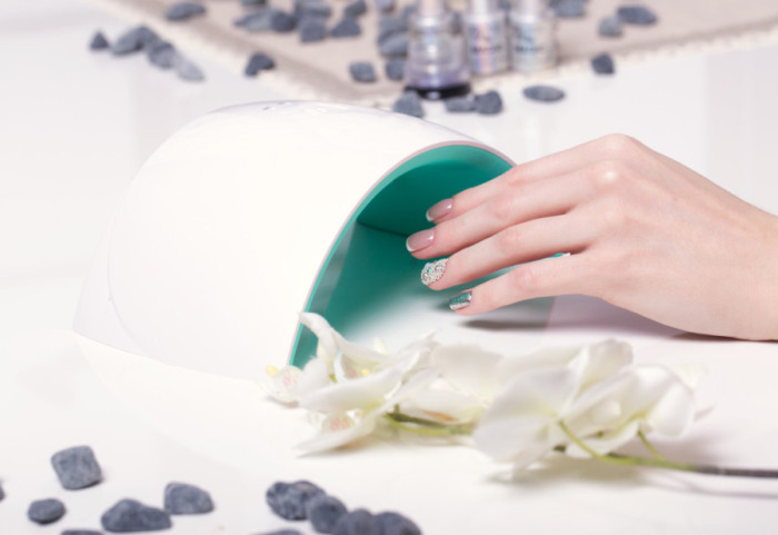 Dermatolog: U salonima lepote izbegavati i preparate koji imaju oznaku HEMA
