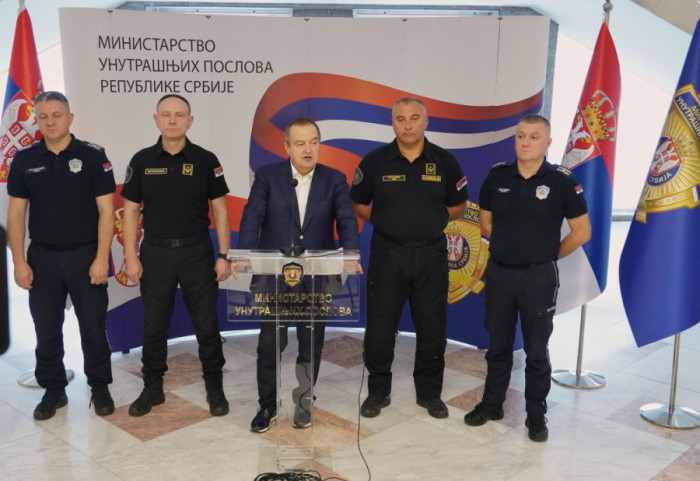 Dačić o neredima na protestima: Povređeno 27 policajaca, podneto 47 prekršajnih i pet krivičnih prijava