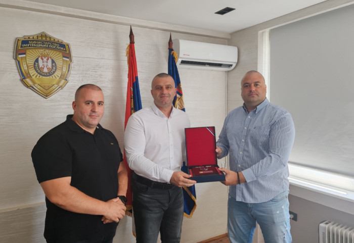 Načelnik Policijske uprave Novi Pazar dobio plaketu za postignute rezultate