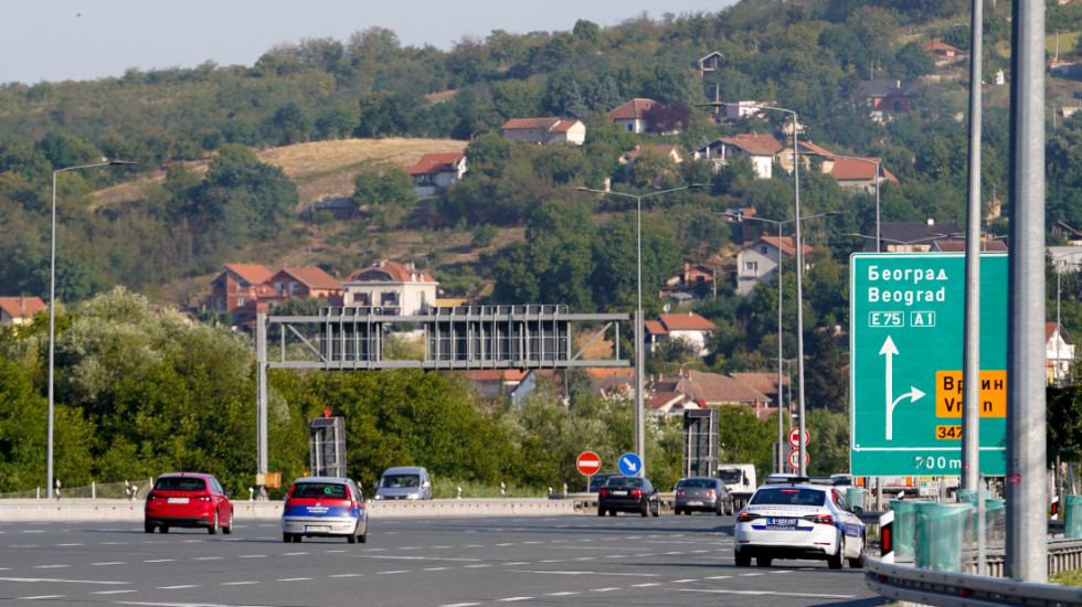 AMSS: Na granicama nema gužvi, oprez zbog mokrih kolovoza