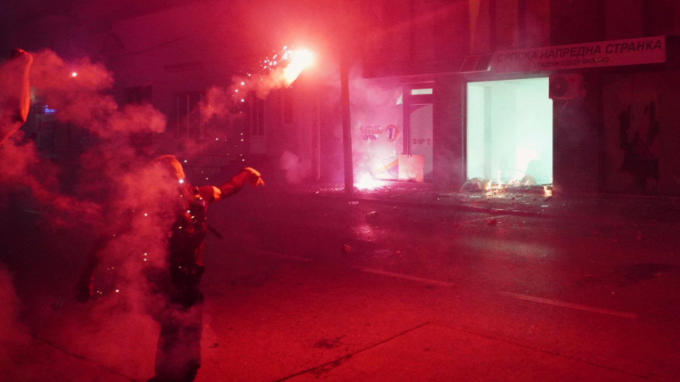 Protesters in Valjevo set fire to City Administration, Prosecutor’s Office, and Serbian Progressive Party headquarters