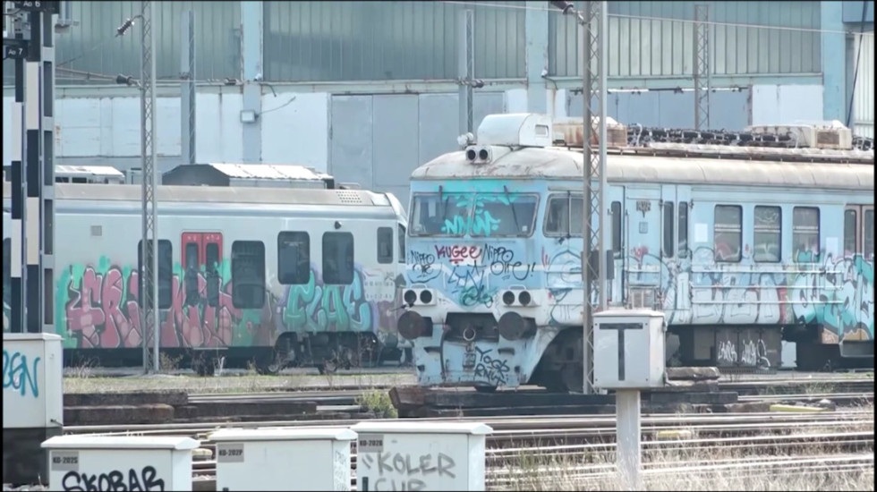 (VIDEO) Crnogorski železničari najavili obustavu rada zbog malih plata, ribari pred blokadom Bokokotorskog zaliva