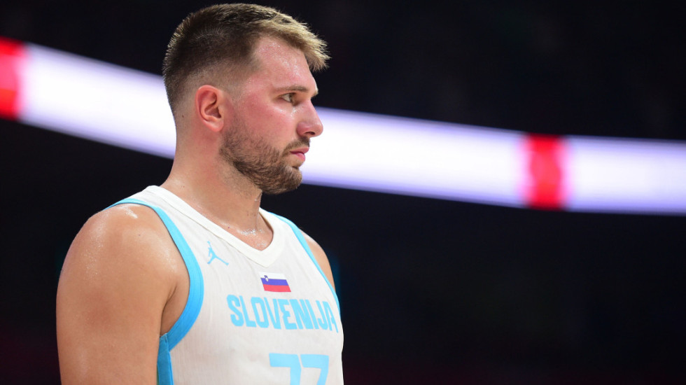 Košarkaši Slovenije poraženi od Francuske na Evrobasketu, dominacija Luke Dončića nedovoljna