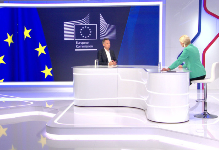 (VIDEO) Zašto jača desnica: "Njen uspon izazvan migrantskim tokovima i ekonomskom krizom, mir Evrope krhak"