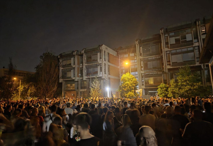 Protesti u više gradova Srbije nakon sukoba studenata i građana sa policijom u Novom Sadu