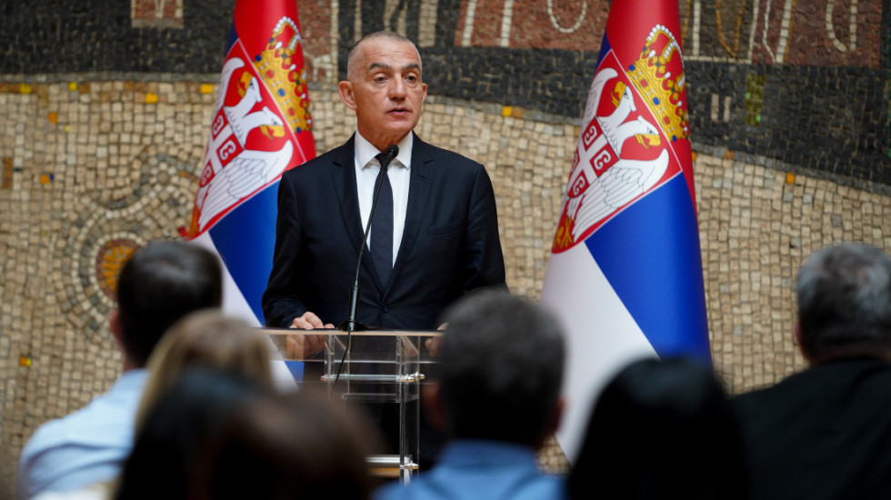 (FOTO) Ministar pravde uručio 500 miliona dinara za 233 projekta, novac prikupljen odlaganjem krivičnog gonjenja
