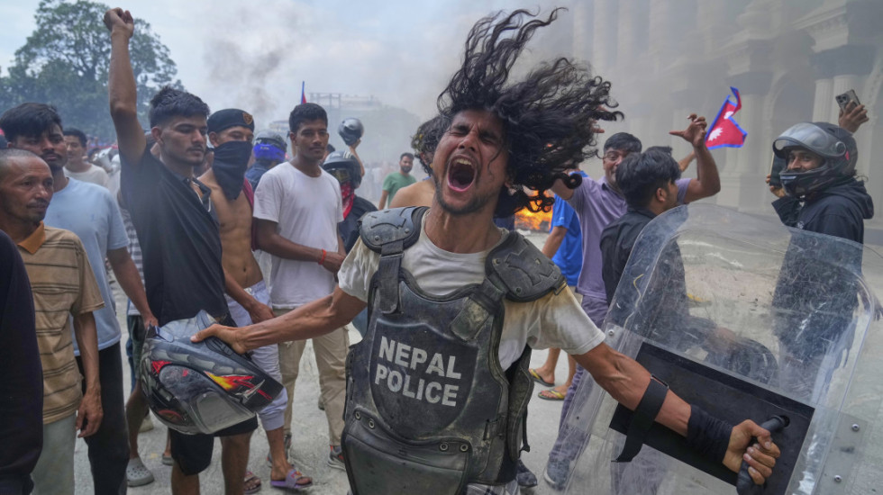 Demonstracije zbog zabrane društvenih mreža u Nepalu: Poginula 21 osoba, zapaljena zgrada parlamenta