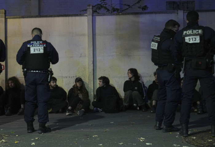 Francuska policija: Ukupno 675 hapšenja nakon protesta "Blokiraj sve", u kojem je učestvovalo više od 175.000 ljudi