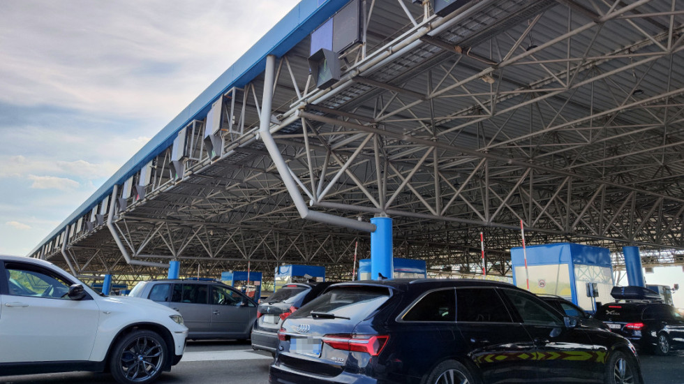 AMSS: Bez većih zadržavanja na graničnim prelazima, jedino teretnjaci na Batrovcima čekaju 360 minuta